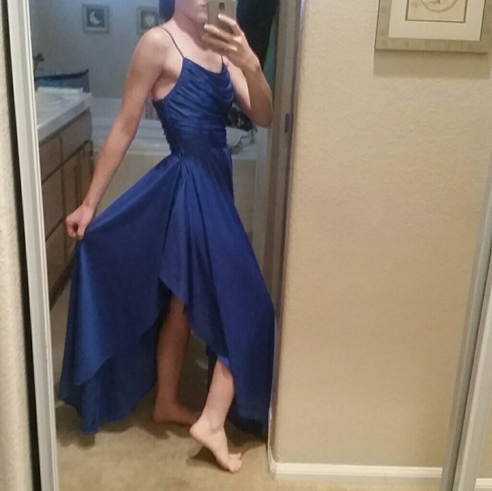 Stunning full length dress - Picture 7 of 8